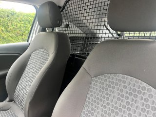 /photos/10098/6cf4bb27-89dd-0a82-ed90-df9ff2a1ef16_i320x240.jpg