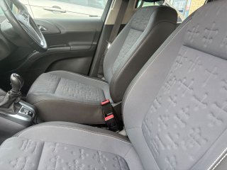 /photos/10098/ead52f56-6468-44db-a218-ea157362f406_i320x240.jpg